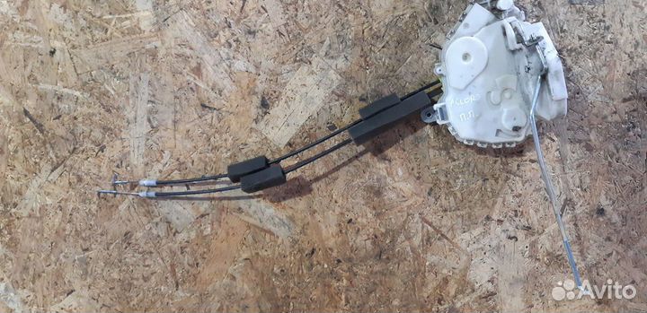 Замок двери передней правой Honda