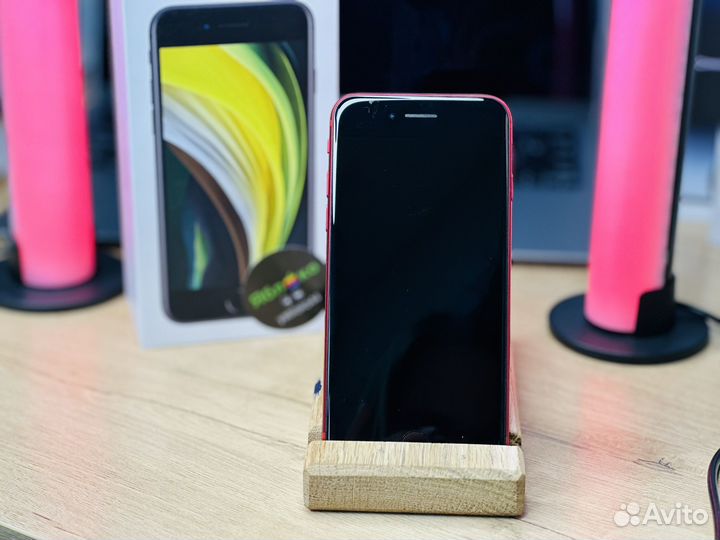 iPhone SE (2020), 64 ГБ