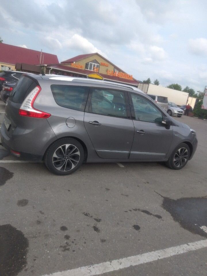 Renault Grand Scenic: фото владельца