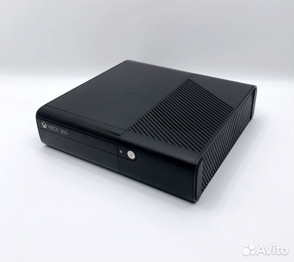 Xbox 360E, 640Gb Б/у (прошита) + 1 проводной джойс