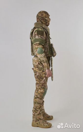 Бронежилет в полном комплек