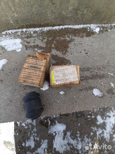 Мицубиси каризма салеблок