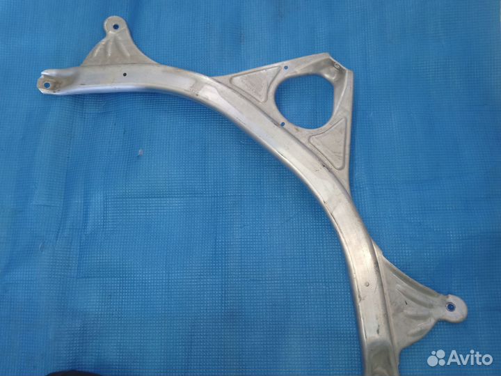 Распорка передних стоек Audi A6 A7 C7