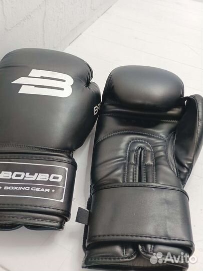 Боксерские перчатки