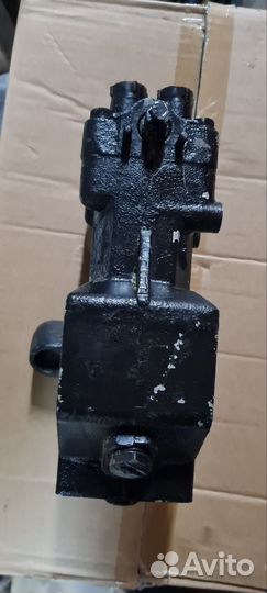 Насос для поднятия кабины маз