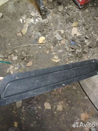 Накладка обшивки задней правой двери газ 3102