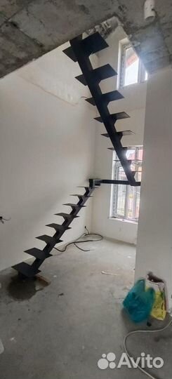 Лестница на второй этаж под ключ