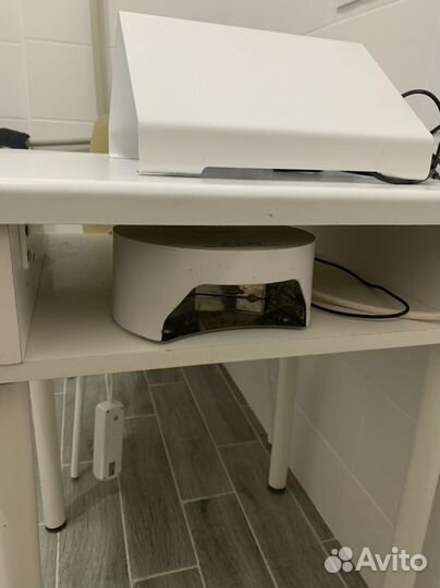 Стол для маникюра и стул маникюрный