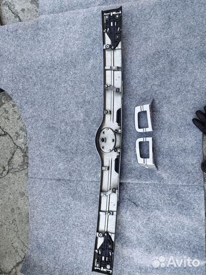 Декоративная накладка на 5 дверь