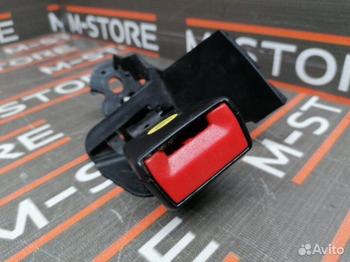 Замок ремня безопасности задний правый Audi A6