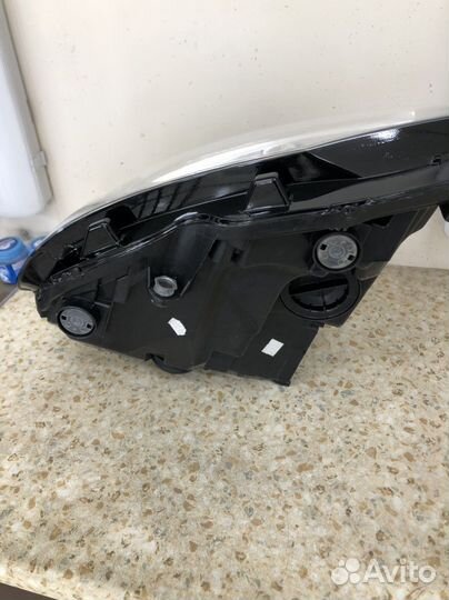 Фара правая Volkswagen T6 LED