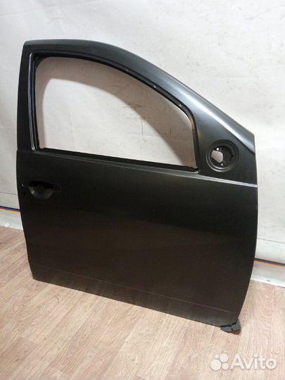 Дверь передняя правая Renault Duster HSA