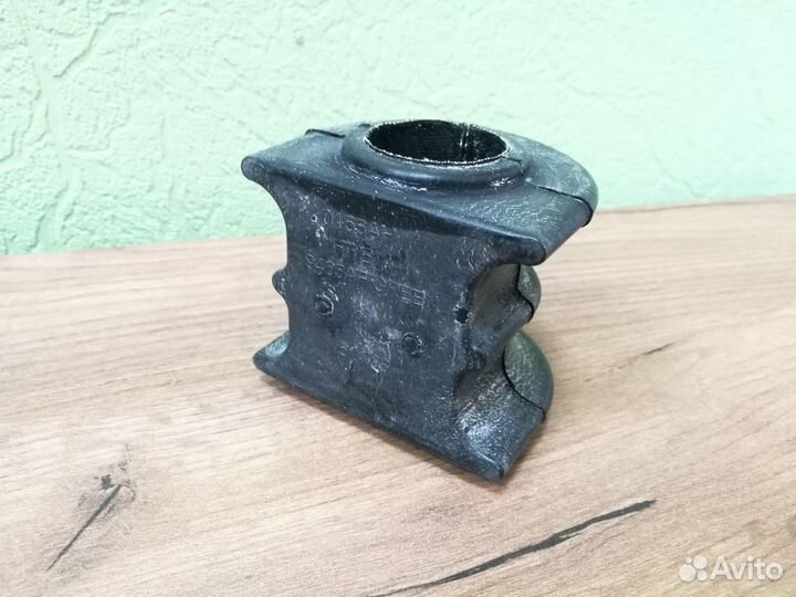 Втулка стабилизатора Jeep Grand Cherokee WK Перед