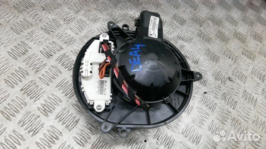 Моторчик печки BMW 3 F30/F31 (DEA04KK01)