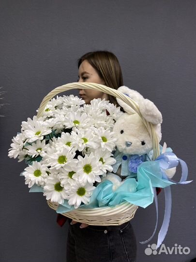 Цветы. Цветы в корзине.Ромашки
