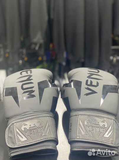 Боксерские перчатки Venum Elite черные