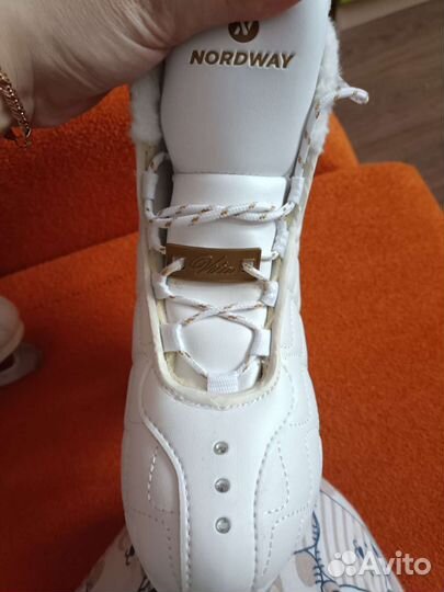 Коньки женские