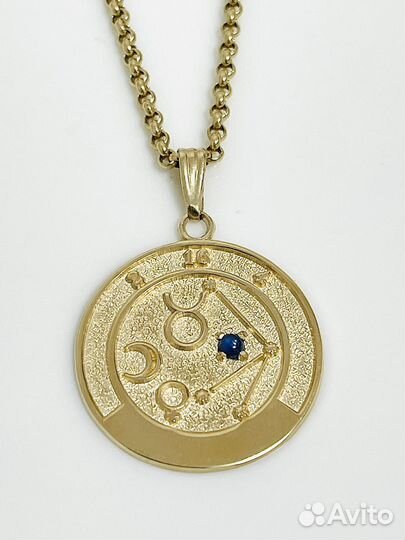 Золотая подвеска с сапфиром 