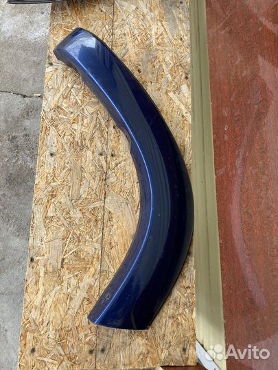 Накладка крыла на Toyota Rav4 (2000-05)