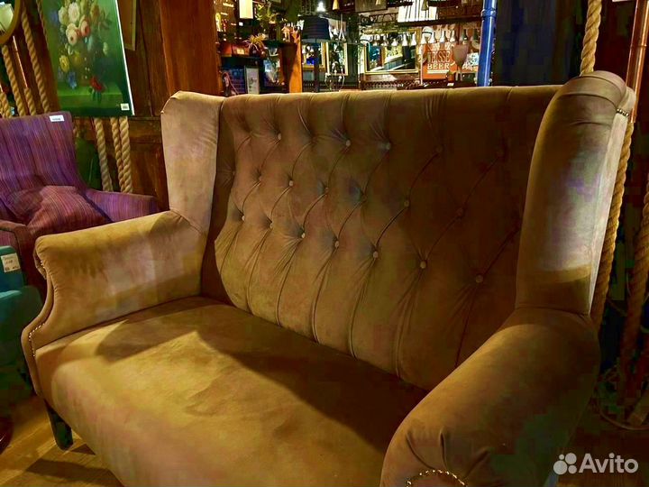 Диван в каретном стиле