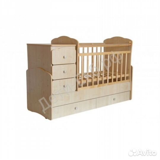 Детская кроватка с маятником