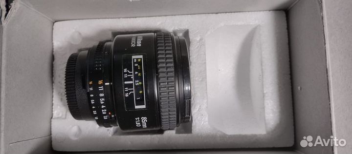 Объектив Nikon