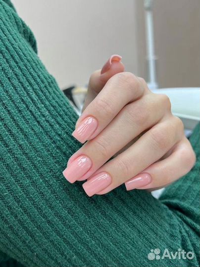 Модель на маникюр и педикюр