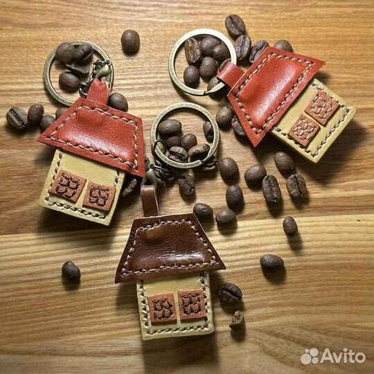 Брелок Домик с трубой