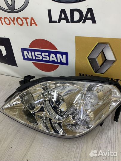 Фара Nissan primera P12 Лев