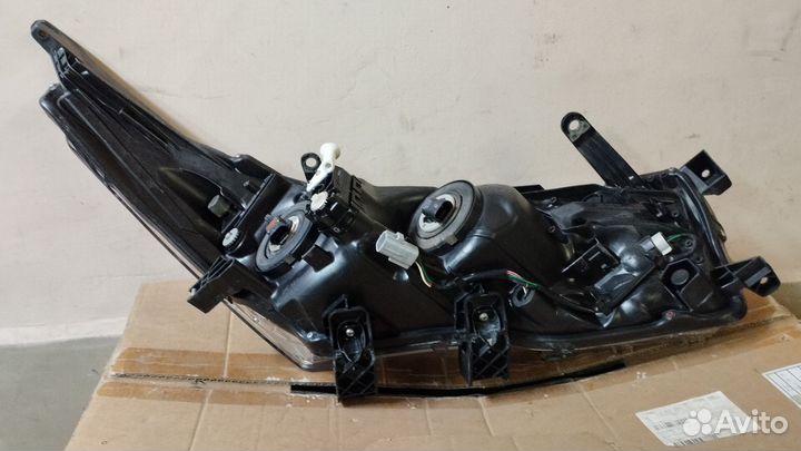 Фара левая Corolla E160, E170