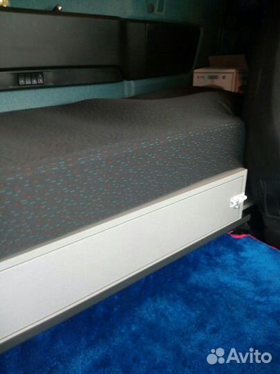 Вещевой ящик спальника в кабину фуры