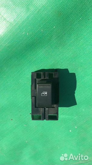 Кнопка стеклоподъемника зад левая Cadillac STS