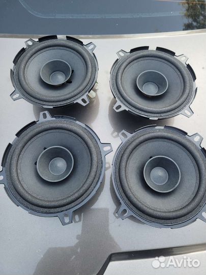 Динамики в авто 13 см