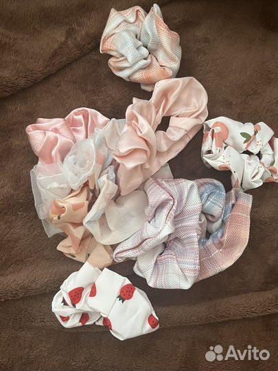 Резинки для волос новые разные