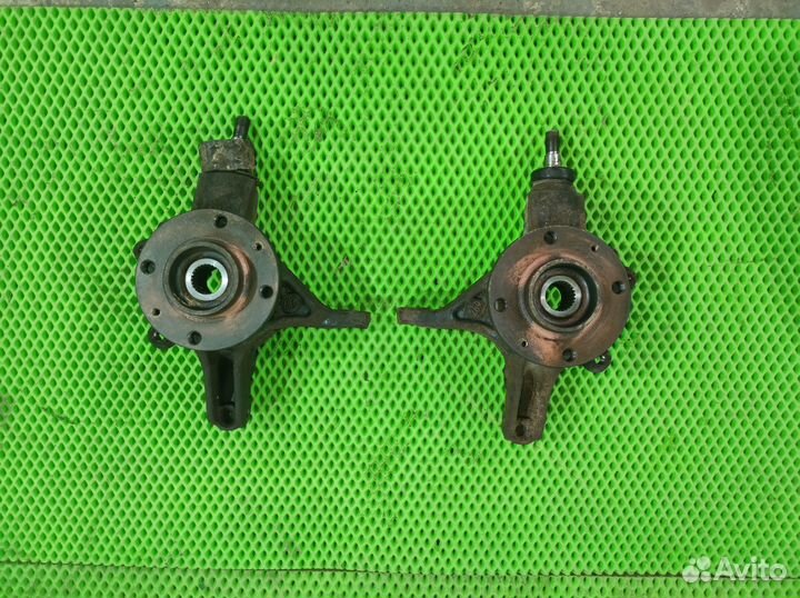 Поворотный кулак в сборе Peugeot 308