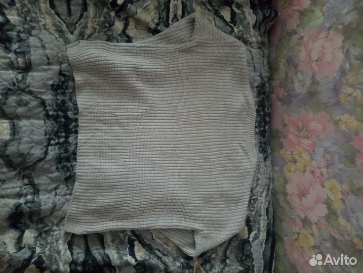 Свитер вязаный