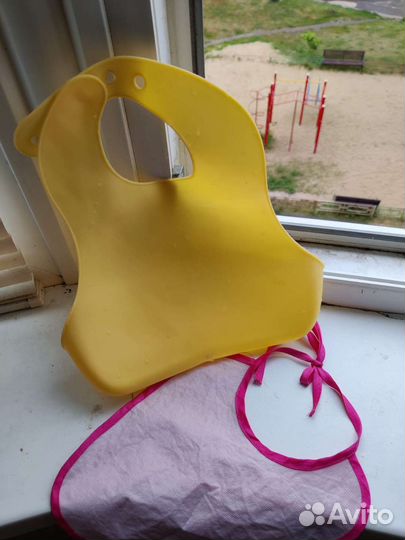 Слюнявчик силиконовый