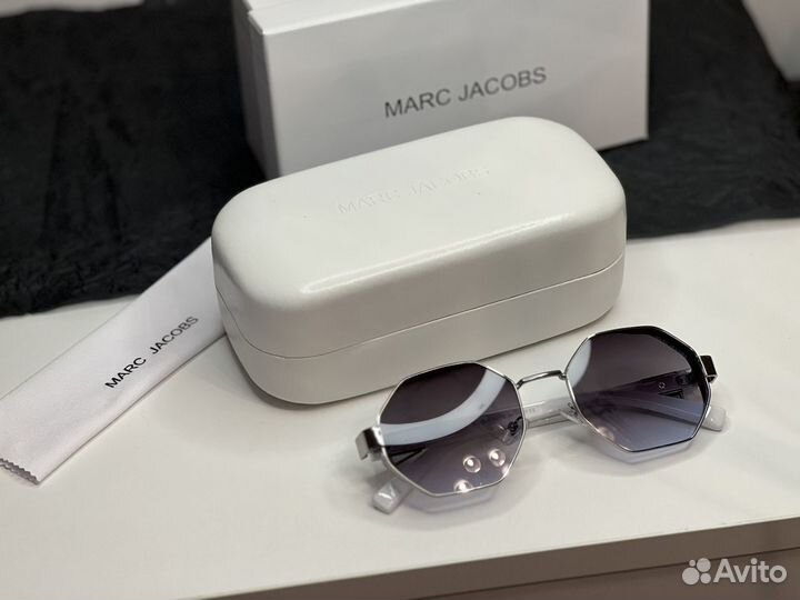 Солнцезащитные очки Marc jacobs с футляром