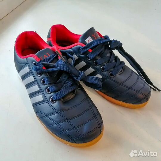 Детские футзалки новые (разные размеры)