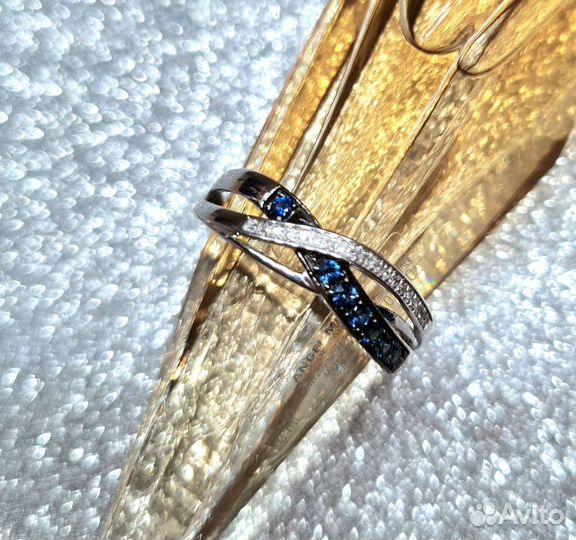 Золотое кольцо с сапфирами и бриллиантами