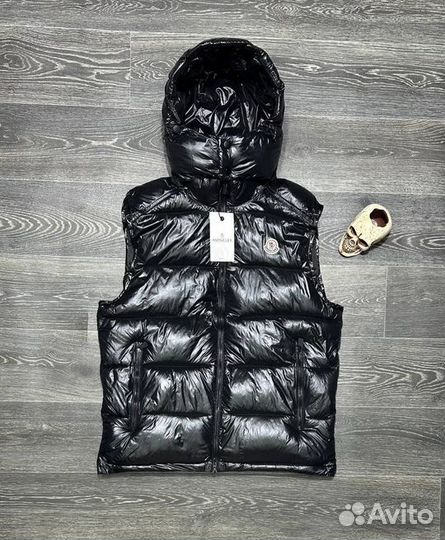 Жилетка Moncler глянцевая