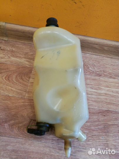 Бачок гидроусилителя руля Mercedes-Benz E-Class