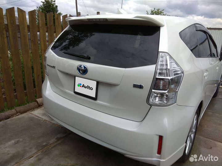Toyota Prius Alpha 1.8 AT, 2011, 177 000 км