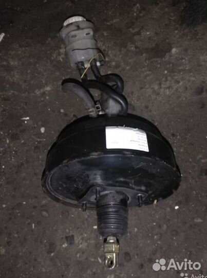 Mitsubishi Outlander 2005 вакуумный усилитель