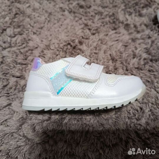 Кроссовки для девочки 20 размер