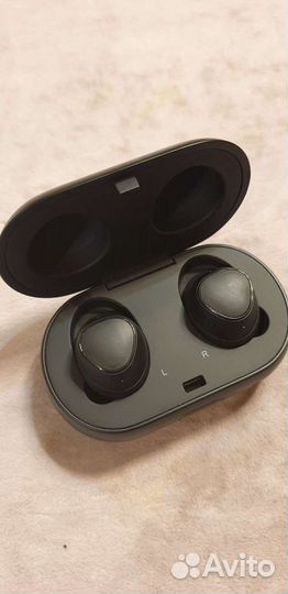 Беспроводные наушники Samsung gear iconx