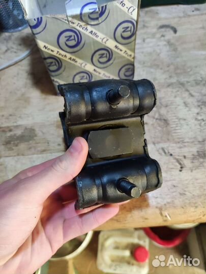 Подушка двигателя mercedes