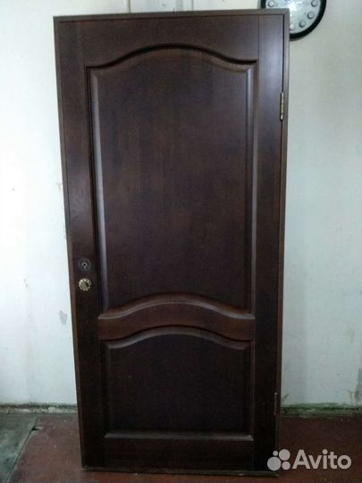 Дверь деревянная