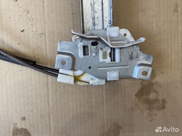 Стеклоподъемник задний правый Kia Spectra S6D, 200