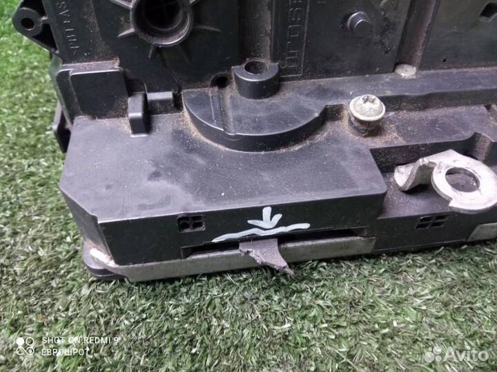 Замок двери передней правой Opel Corsa D (2006-20